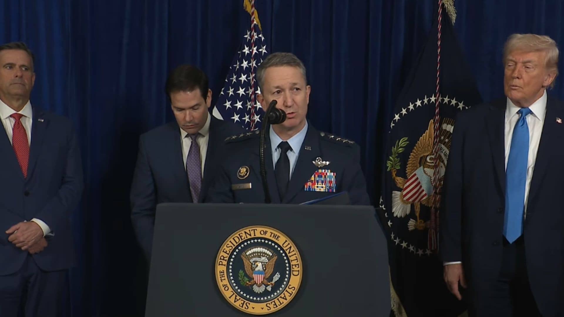 'तुरंत घुमा लो अपने जहाज, वरना हम फौज उतार देंगे, हमला करेंगे...', होर्मुज में जहाजों को अमेरिकी ने दी चेतावनी; कहा- 10 हजार से ज्यादा...