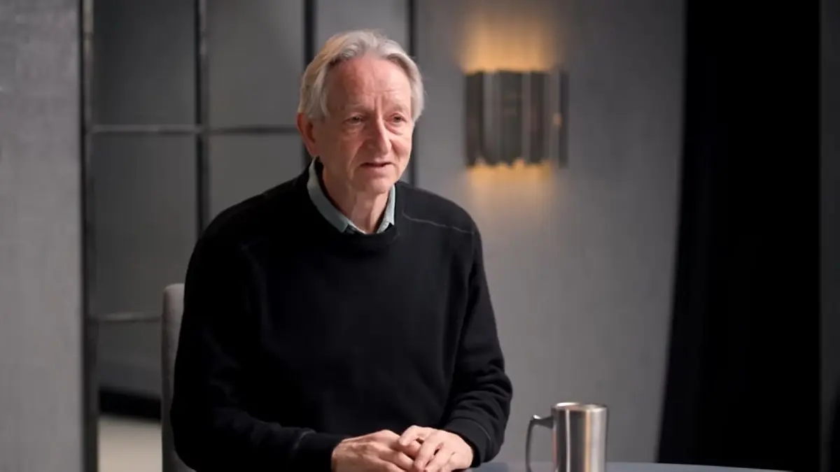 Geoffrey Hinton, Godfather of AI, Warns that AI Will Take Over These Human Jobs