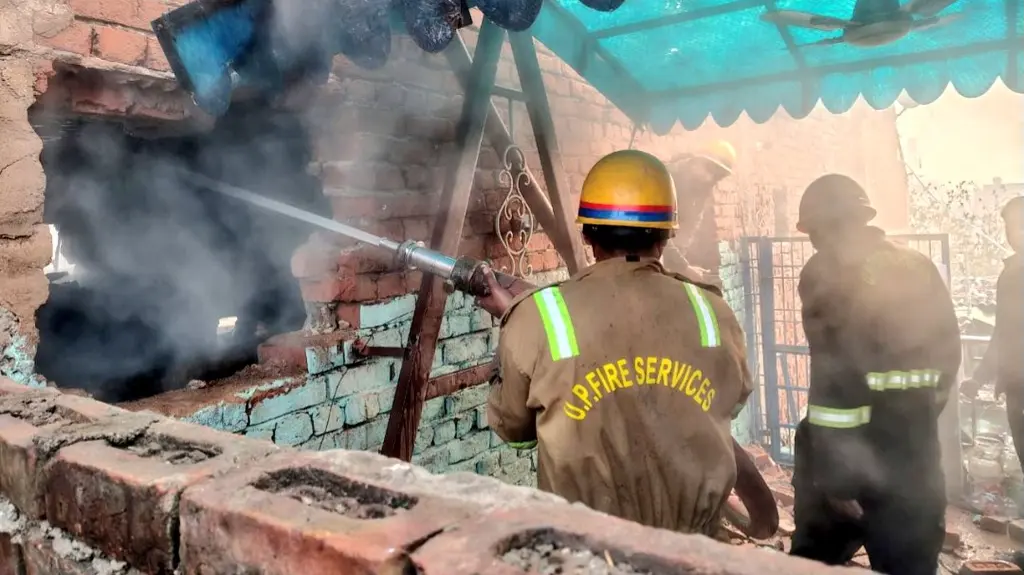 Ghaziabad Tragedy: Woman, 3 Minors Die as Fire Engulfs Home-Based Tracksuit Factory Ghaziabad Tragedy: Woman, 3 Minors Die as Fire Engulfs Home-Based Tracksuit Factory