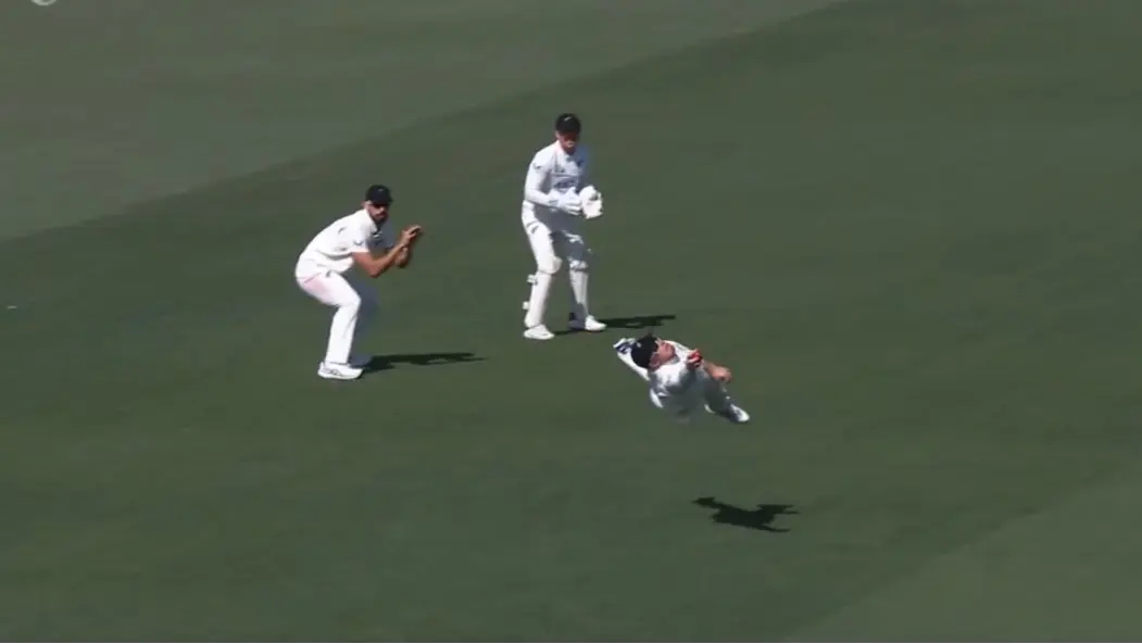 Glenn Phillips Astounds with Gravity-Defying Catch To Dismiss Ollie Pope, Commentators Speechless Glen Phillips