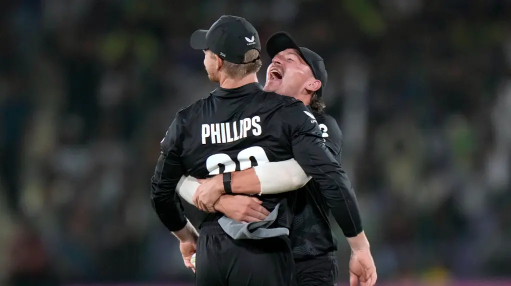 Champions Trophy 2025: New Zealand Embarrass Pakistan In Tournament Opener, Kiwis Crush Hosts By 60 Runs Glenn Phillips, Nathan Smith