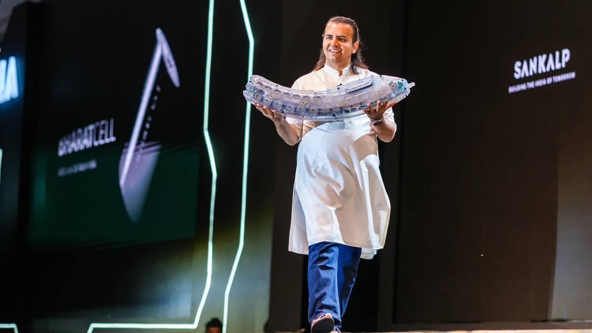 Goa Consumer Commission Issues Bailable Warrant Against Ola CEO Bhavish Aggarwal