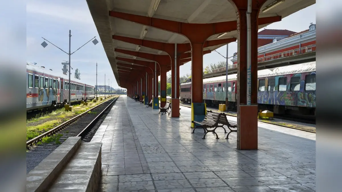 Ticket Still In WL Or RAC? You Can Now Check Its Status 10 Hours Before Train Departure