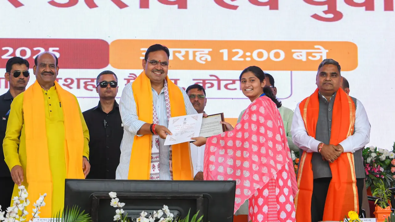 Good News! Over 7,000 Job Seekers Receive Appointment Letters from Rajasthan Chief Minister Good News! Over 7,000 Job Seekers Receive Appointment Letters from Rajasthan Chief Minister