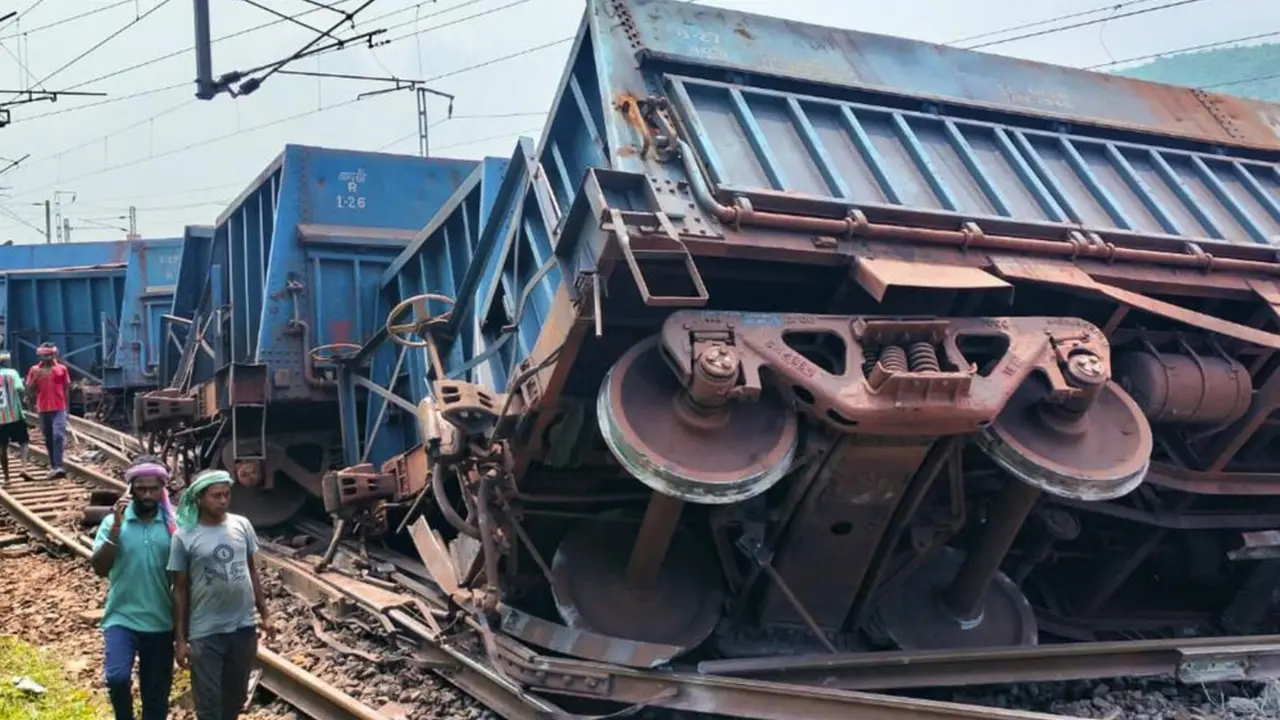 Goods Train Derails Near Chandil in Jharkhand, Train Services Affected Goods Train Derails Near Chandil in Jharkhand, Train Services Affected