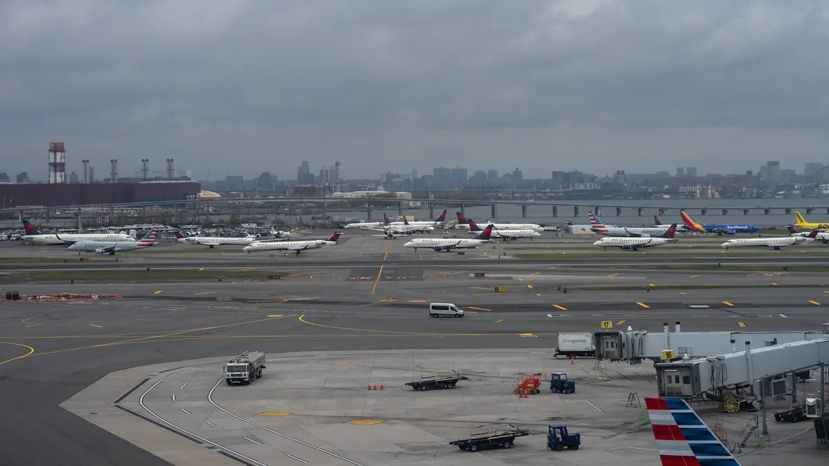 Govt Shutdown Takes Toll On US Aviation: Over 10,000 Flights Delayed, Cancelled As Air Traffic Controllers Go Unpaid