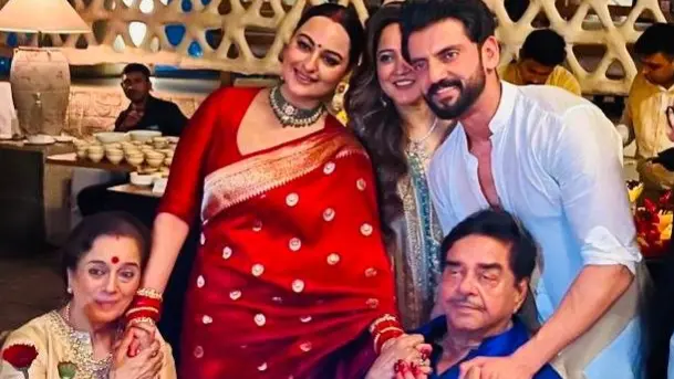 Shatrughan Calls Zaheer Part Of 'Sinha Parivar' After Sona's Brother Distances Himself From Wedding Sonakshi Sinha with family