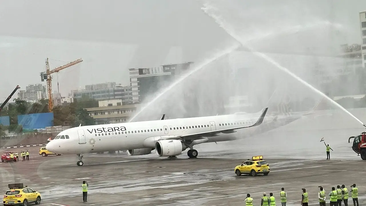Team India’s Plane Receives Unique Water Salute at Mumbai Airport Runway Upon Arrival Team India