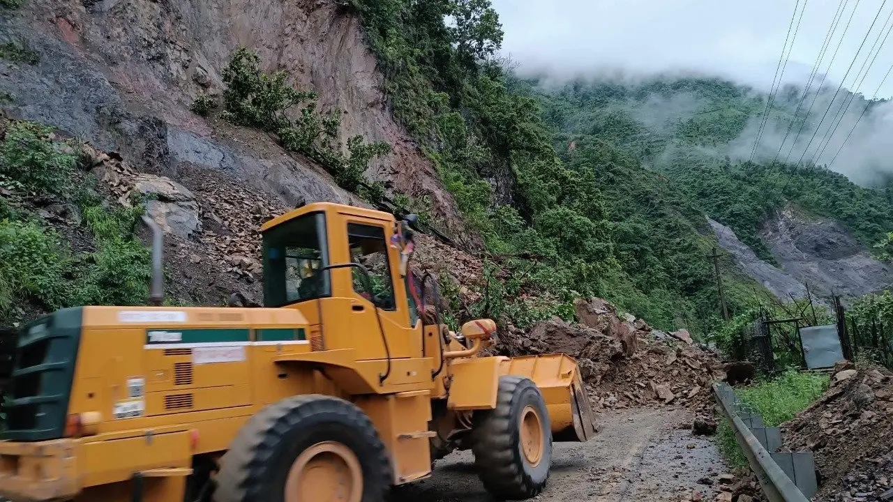 Over 60 Missing After Landslide Sweeps 2 Buses into Trishuli River in Nepal