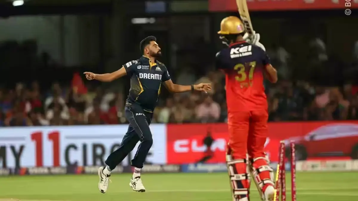 GT vs RCB Mohammed Siraj make Clean bold to Philip Salt Video went viral