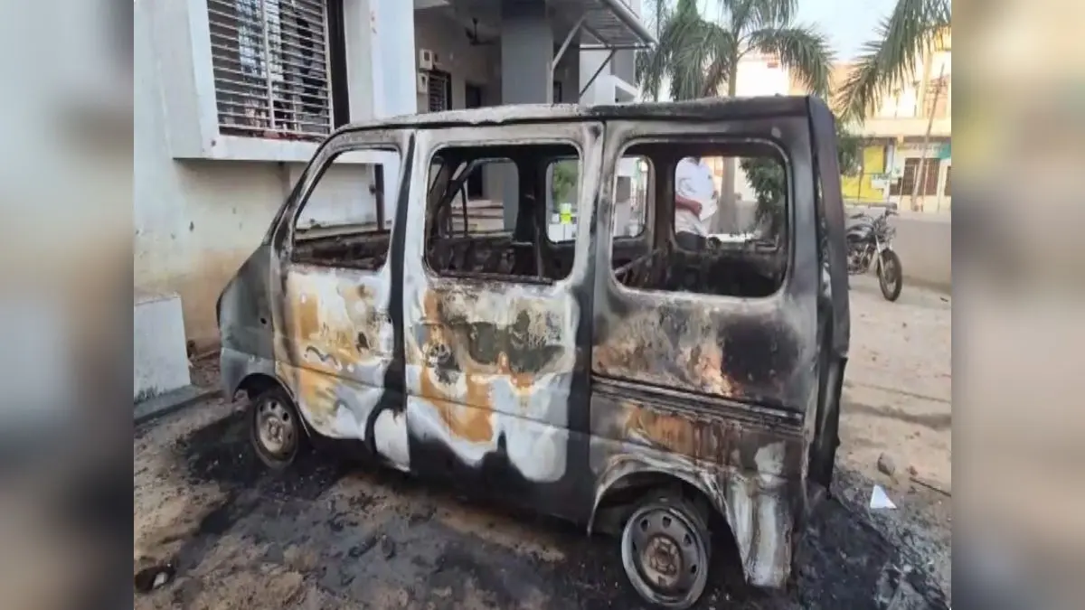 Gujarat Violence: 30 Vehicles Damaged, 10 Injured In Violent Clash In Sabarkantha