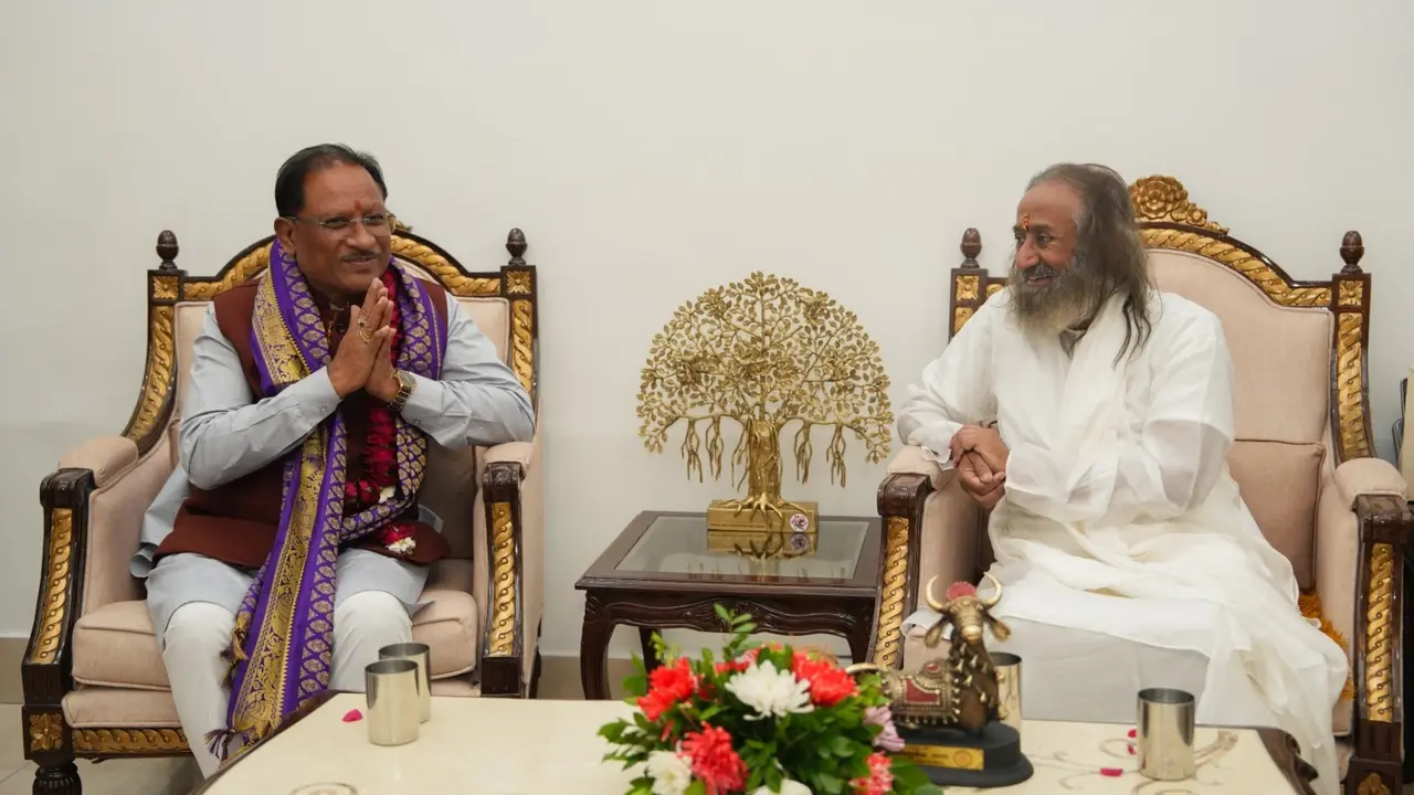 Gurudev Sri Sri Ravi Shankar Calls Upon Naxals To Drop Weapons, Work With The Art of Living In Chhattisgarh Gurudev Sri Sri Ravi Shankar Calls Upon Naxals To Drop Weapons, Work With The Art of Living In Chhattisgarh