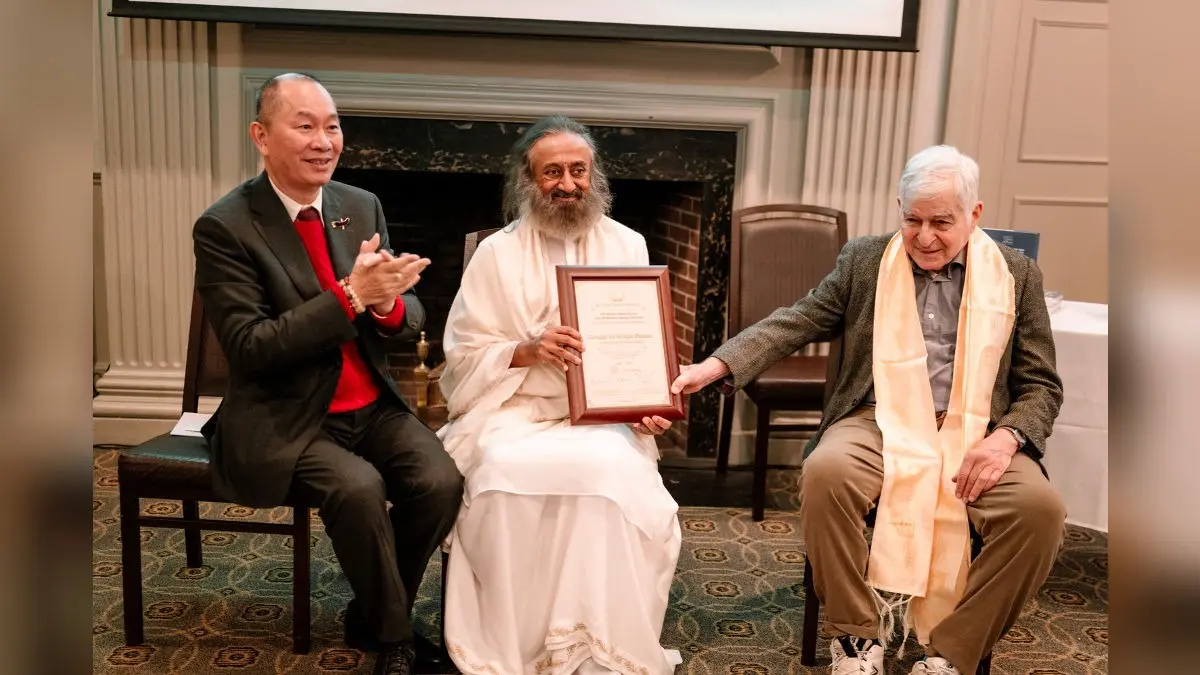 Gurudev Sri Sri Ravi Shankar Honored with the 2025 World Leader for Peace and Security Award by the Boston Global Forum