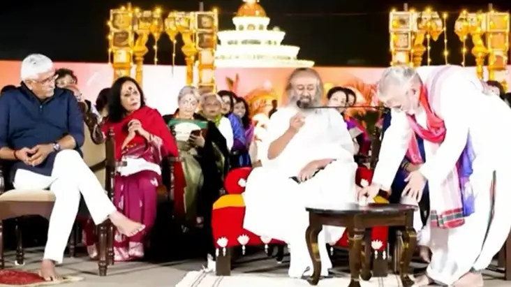 Sri Sri Ravi Shankar to Consecrate Lost Parts of Somnath Jyotirlinga on Mahashivratri After 1000 Years Gurudev Sri Sri Ravi Shankar To Consecrate Lost Part Of Somnath Jyotirlinga
