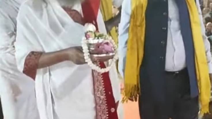 Gurudev Sri Sri Ravi Shankar Unveils Sacred Somnath Jyotirlinga Relics in Bihar