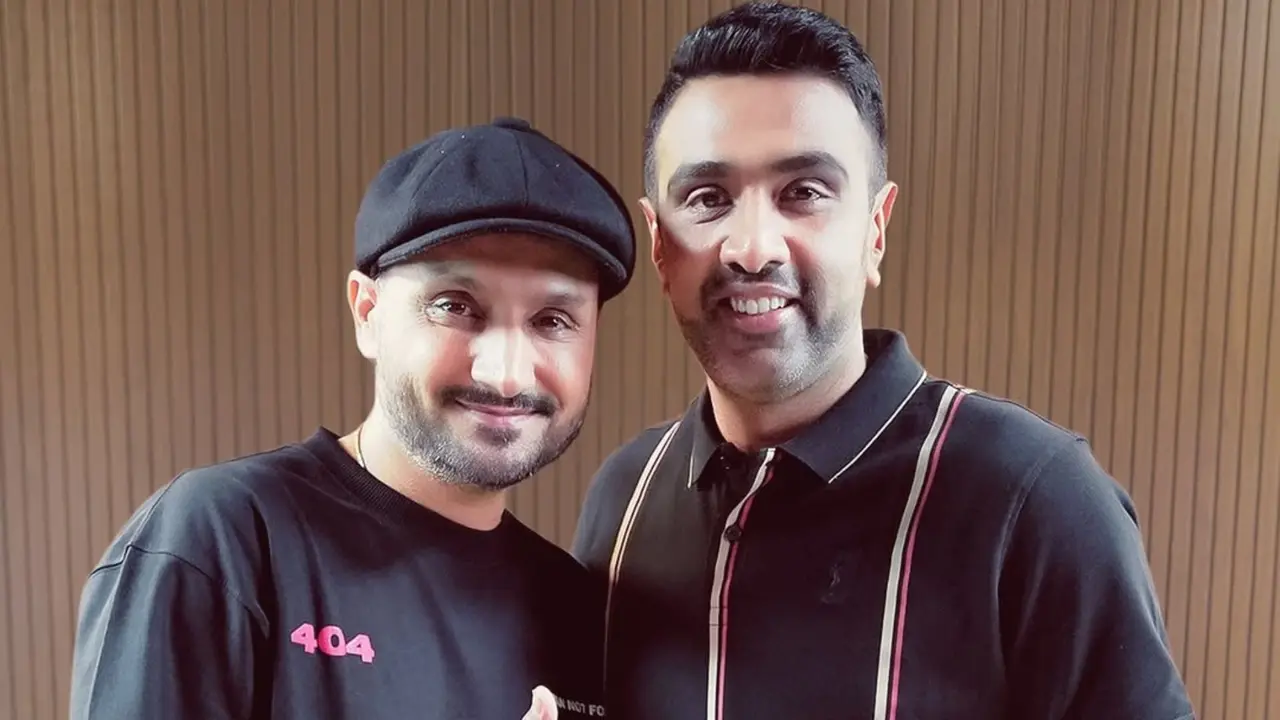 Harbhajan Singh And R Ashwin Settle 'Jealousy' Debate Once And For All - 'I Think It Is Justified' Harbhajan Singh (L) and R Ashwin pose together.
