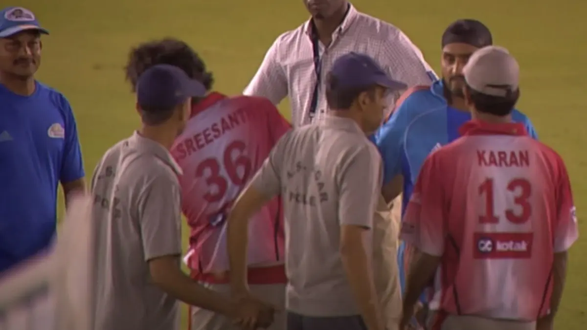 Harbhajan Singh's Infamous IPL Slapgate Video With S. Sreesanth Released After 17 Years, Sets Internet On Fire: WATCH Harbhajan Singh slapping S Sreesanth in IPL 2008