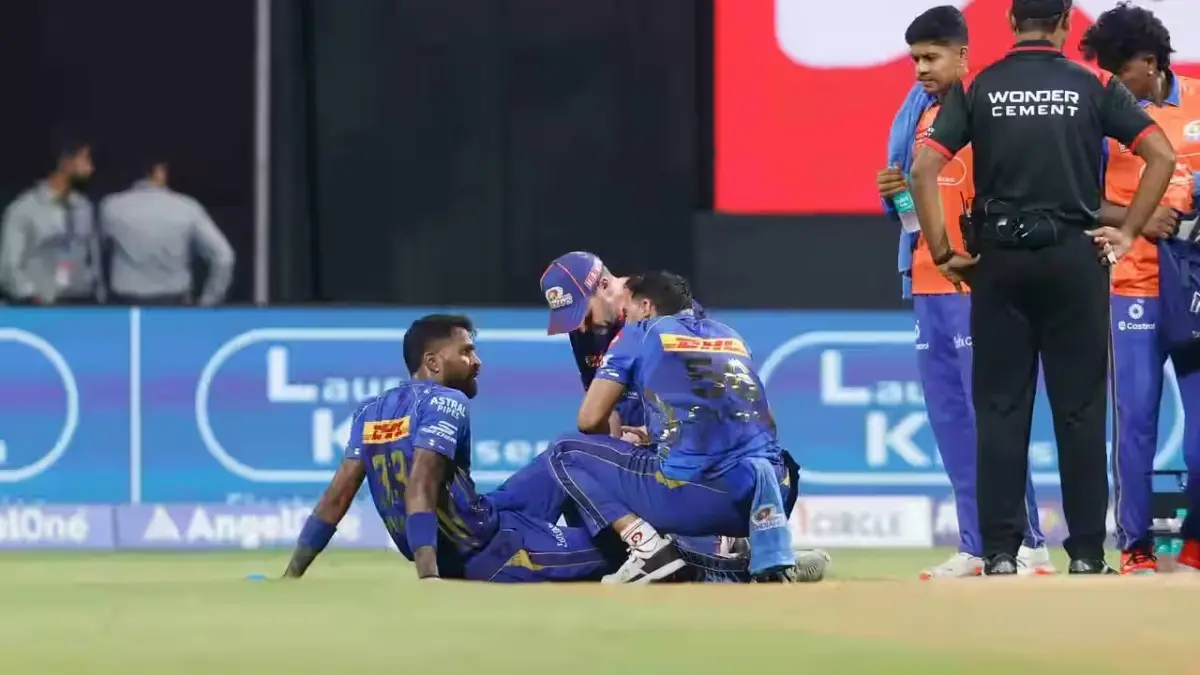 IPL 2025, MI vs SRH: Hardik Pandya Sustains Injury Scare, Then Executes Stunning Delivery To Dismiss Abhishek Sharma Hardik Pandya