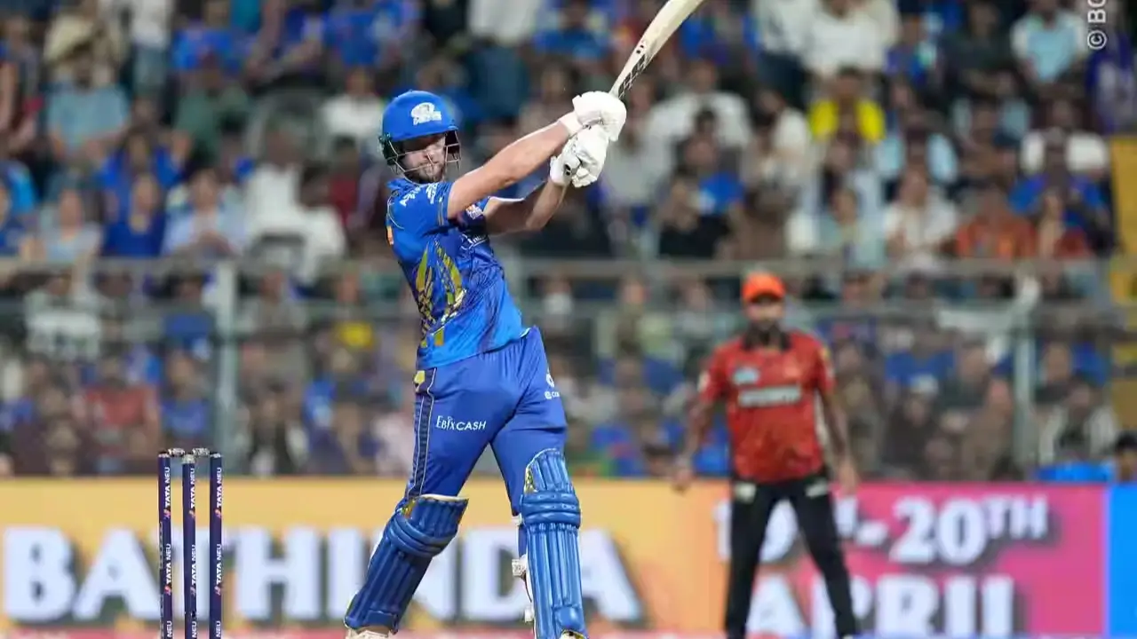 Will Jacks in action for Mumbai Indians