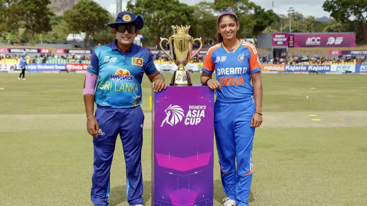 Harmanpreet Kaur and Chamari Athapaththu