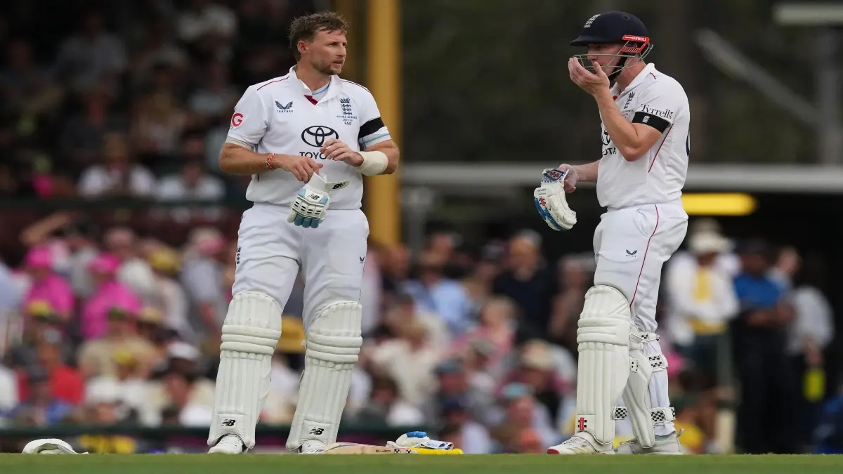Harry Brook and Joee Root at the SCG