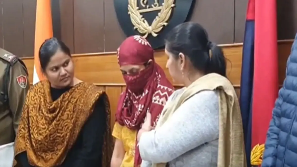 'Hated Beautiful Girls': 'Psycho' Serial Killer Drowns Niece In Bathtub; Killed 3 Kids Earlier 'Hated Beautiful Girls': 'Psycho' Serial Killer Drowns Niece In Bathtub; Killed 3 Kids Earlier