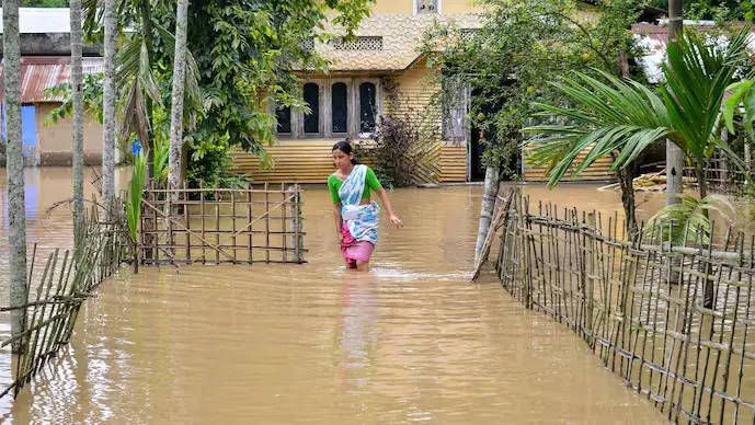 Heavy Rain Deluge in Guwahati: Strands Commuters, Closes Schools Heavy Rain Deluge in Guwahati: Strands Commuters, Closes Schools