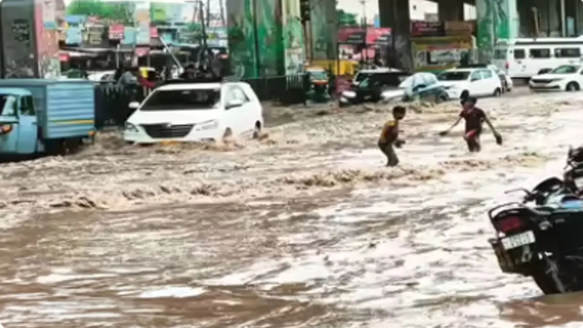 Punjab Rains: Heavy Rainfall Causes Floods In Ajnala, Leads To Traffic Congestion In Zirakpur Heavy Rainfall In Punjab Causes Floods In Ajnala, Leads To Traffic Congestion In Zirakpur