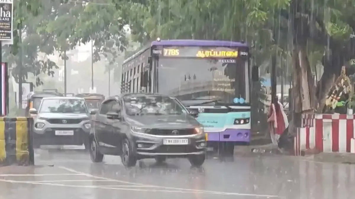 Tamil Nadu School Holiday: Are Chennai Schools Closed Because of Cyclone Senyar Tomorrow? Heavy rains lashes in Tamil Nadu