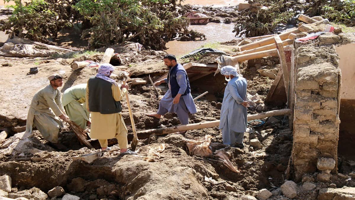 Heavy Snowfall And Flash Floods Leaves 12 Dead, 11 Injured in Afghanistan