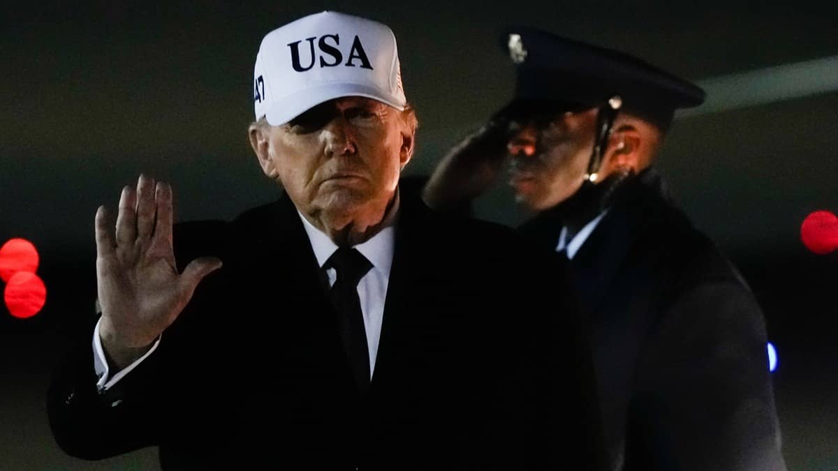 ‘Help Is On Its Way’: Trump Cancels Iran Talks, Urges Citizens To Keep Protesting