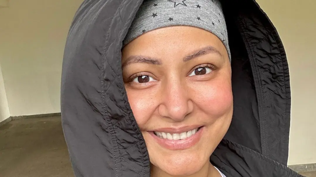 Hina Khan, Battling Breast Cancer, Finds Motivation In Her 'Last Standing Eyelash' Hina Khan