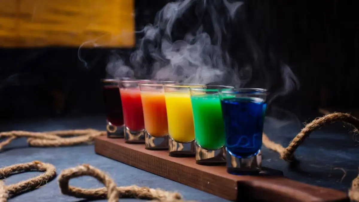 Holi Welcome Drinks: होली मिलन को बनाएं यादगार, मेहमानों के लिए बनाएं ये 5 खास वेलकम ड्रिंक Holi 2026 welcome drinks