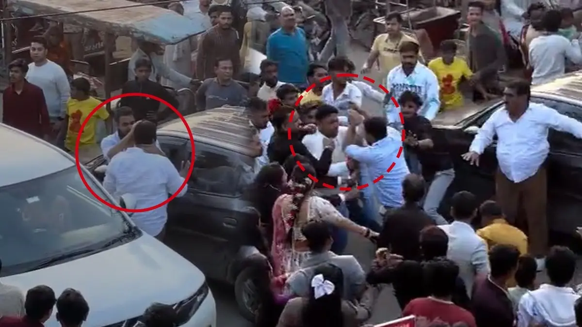 Honking For Way, Air Force Jawan, Father Get Thrashed By Wedding Guests In UP’s Bulandshahr; Video Goes Viral Honking For Way, Air Force Jawan, Father Get Thrashed By Wedding Guests In UP’s Bulandshahr; Video Goes Viral