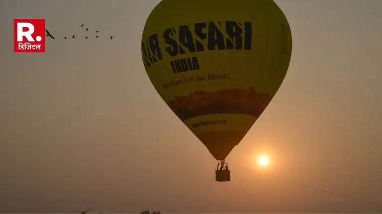 दिल्ली में शुरू हुई Hot Air Balloon Ride, 150 फीट की ऊंचाई से देखें रंगीन नजारे, जानें कितनी है कीमत Hot Air Balloon Ride starts in Delhi know the price