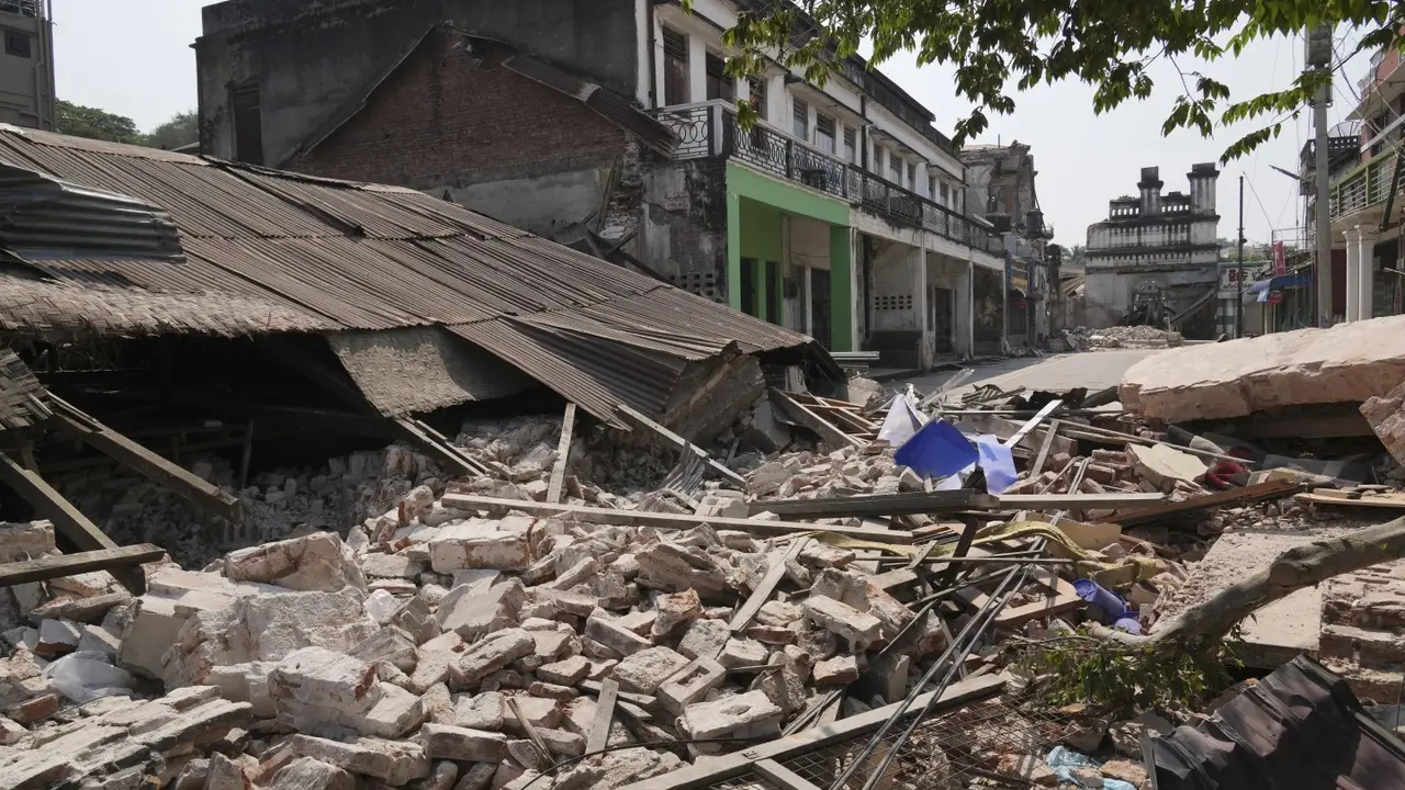 Myanmar earthquake Death toll rises to over 2000