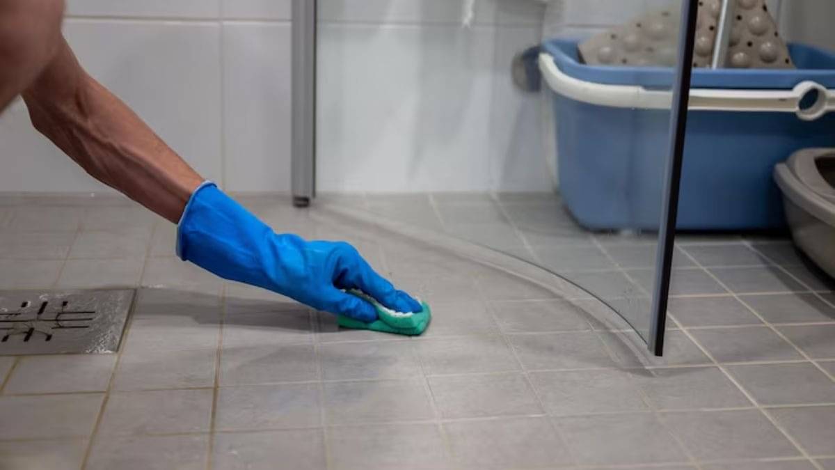 how to clean slippery and dirty bathroom floor using salt and lemon at home