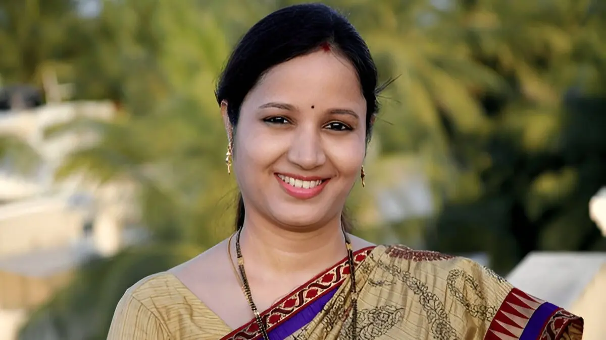 how to look young using banana and honey face pack at home for soft and beautiful skin