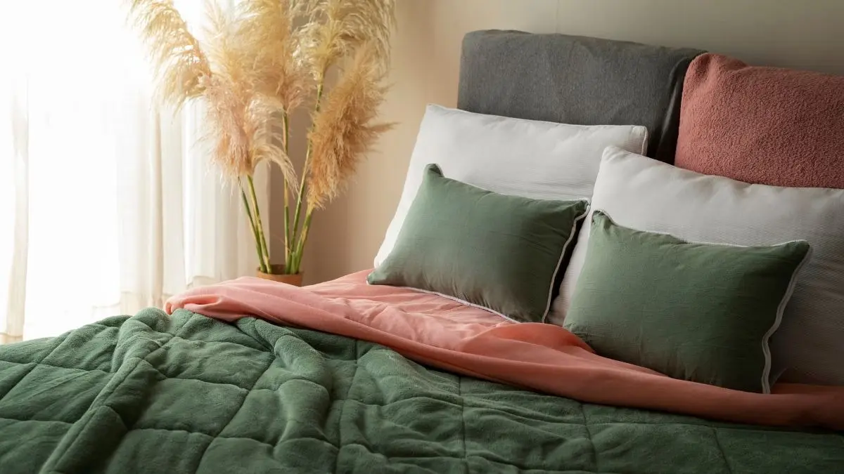 how to remove bad smell from comforter without washing during rainy season