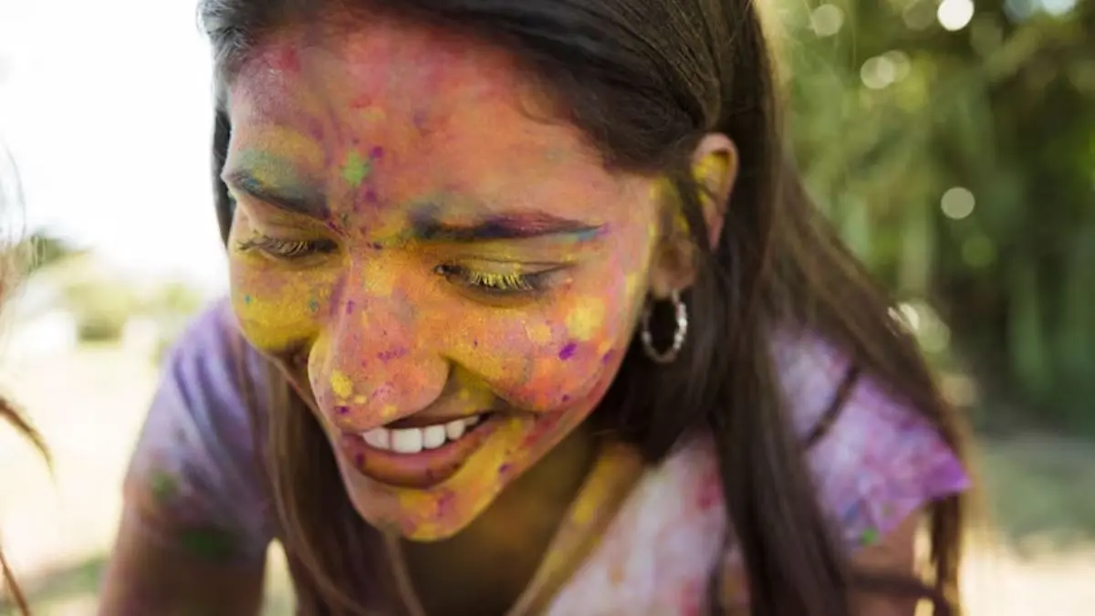 Holi 2026: Tips To Remove Pakka Rang From Your Skin And Hair Safely How to remove Holi colours safely?