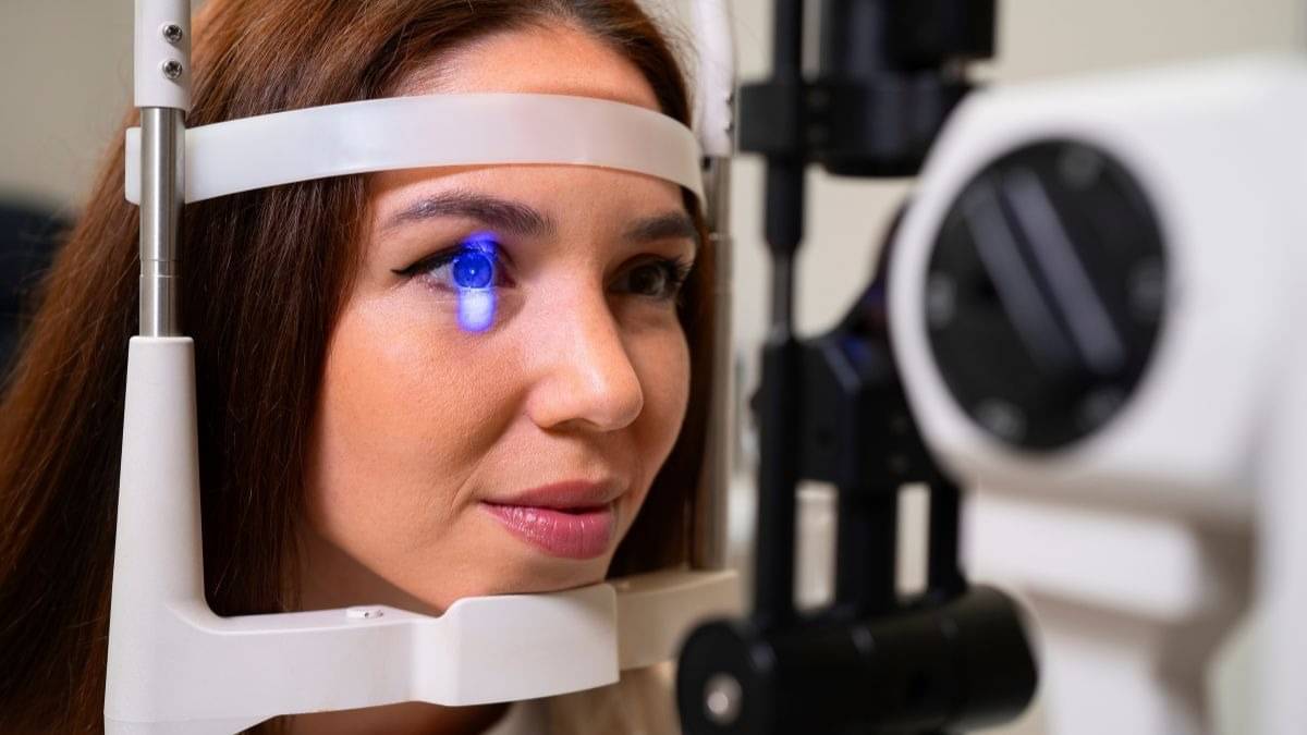 how to take care of eyes while ageing