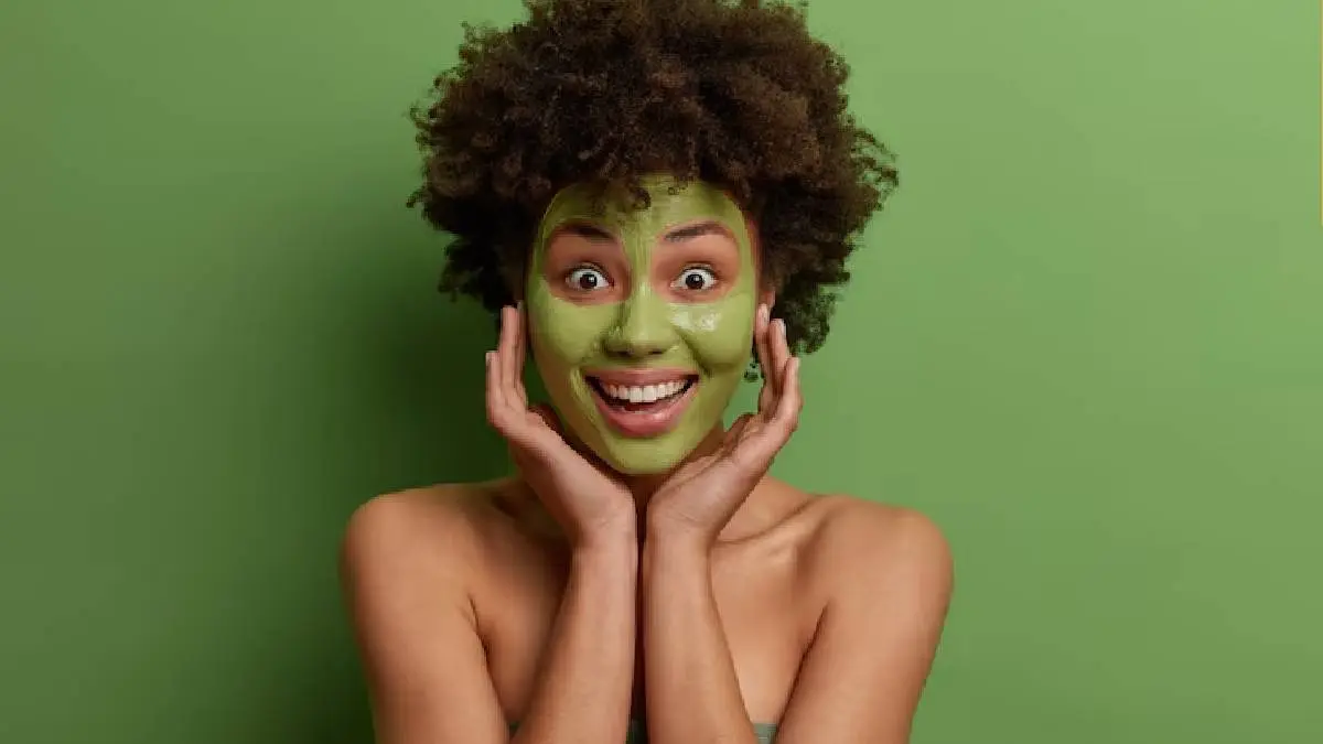 How to use tulsi leaves for face