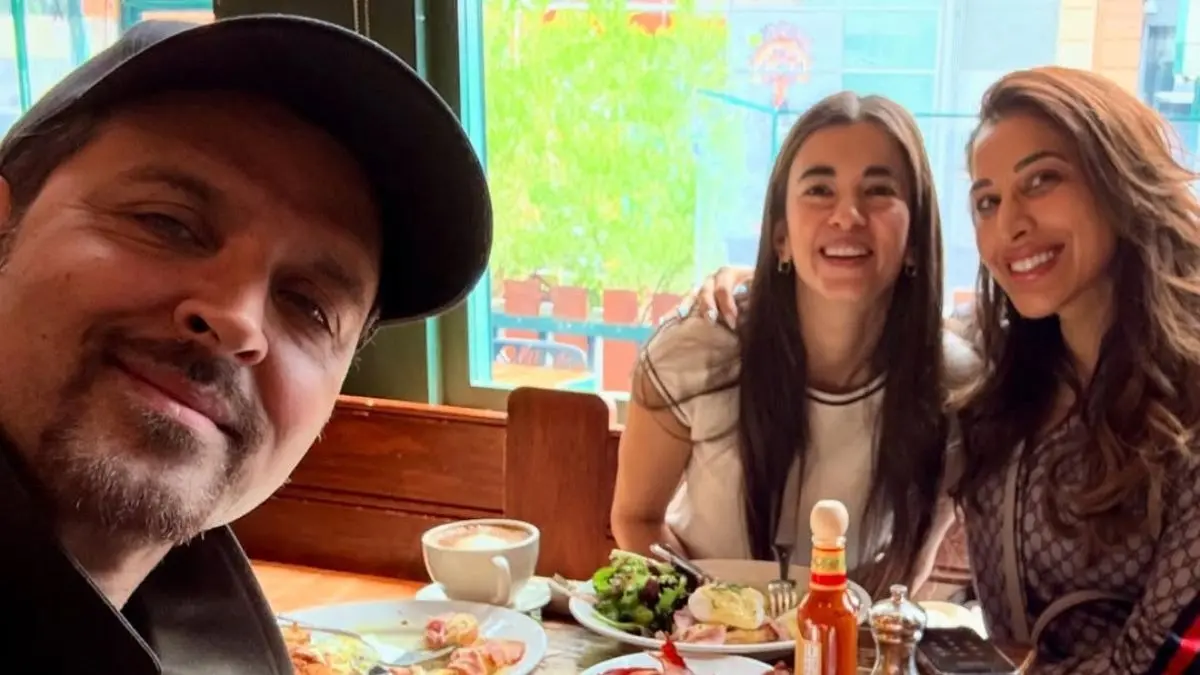 Hrithik Roshan's lunch date with Saba Azad