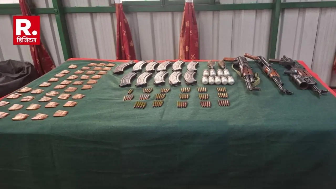 J&K: अमित शाह का आदेश मिलते ही एक्शन में सेना, बारामूला से भारी मात्रा में गोला-बारुद बरामद Huge amount of ammunition recovered from Baramulla