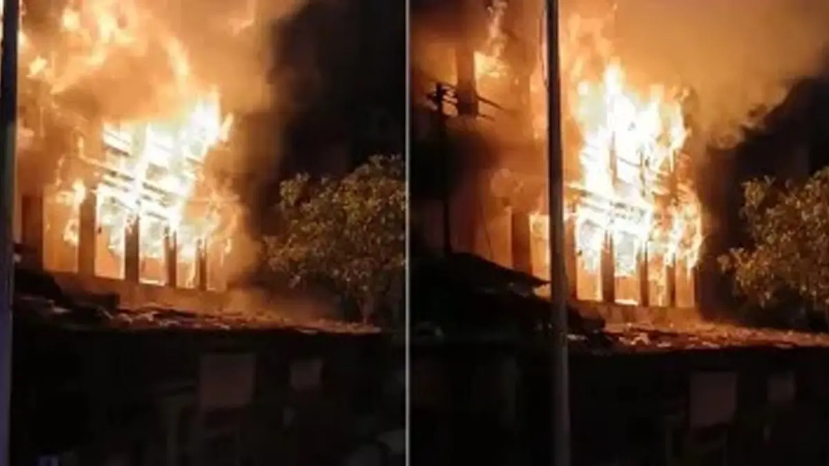 huge fire broke out two-storey house Peth area of Pune