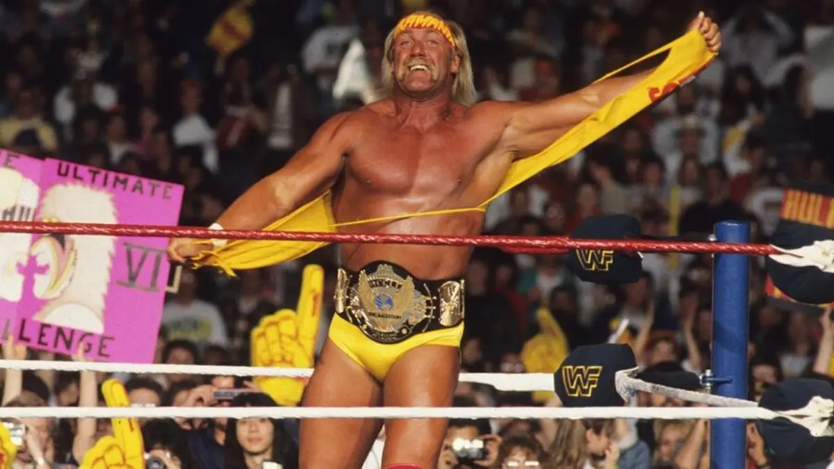 Hulk Hogan dueing WrestleMania
