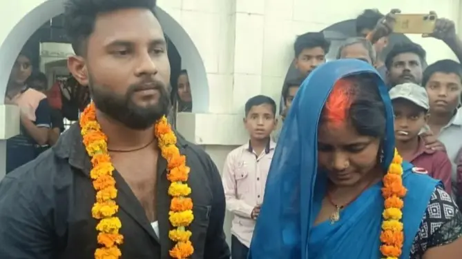 husband arranges wife marriage to her boyfriend in sant kabirnagar
