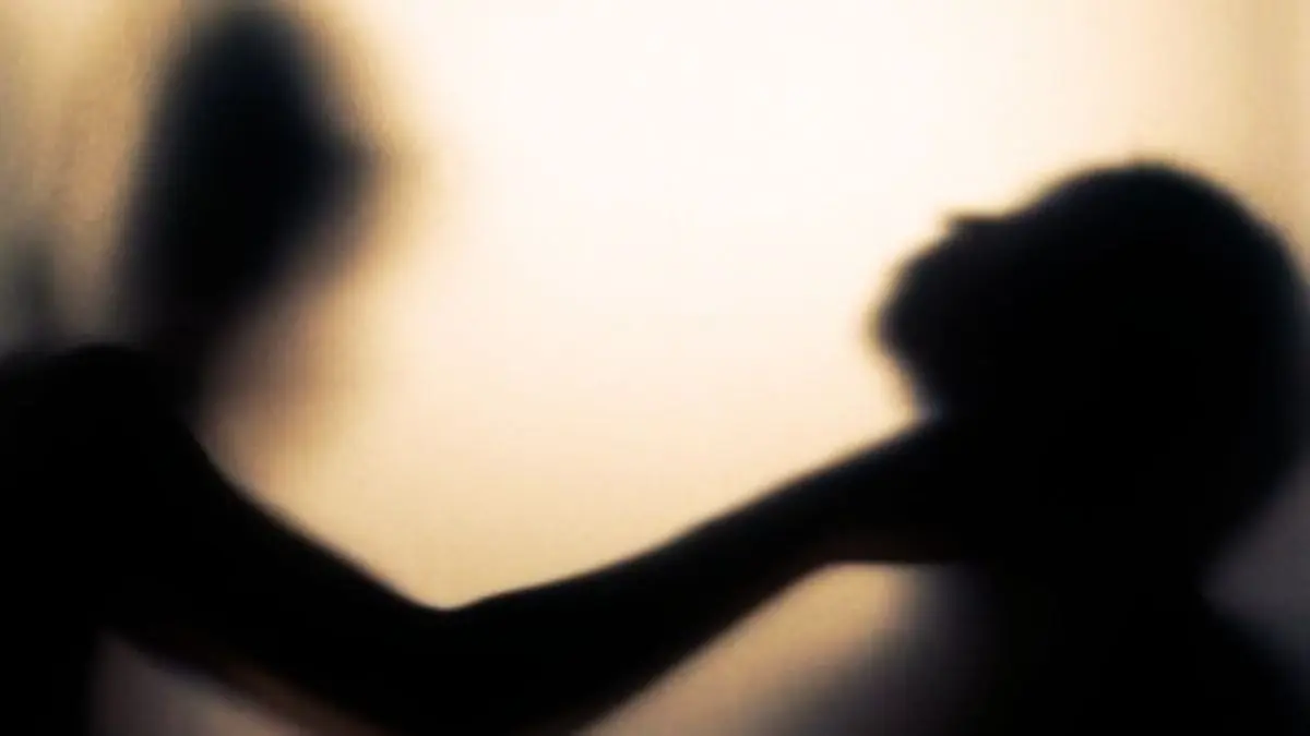 husband strangled wife to death