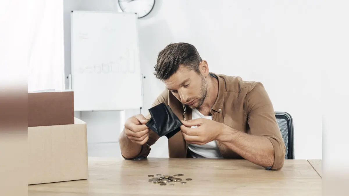 'I Only Earn Rs 325 Per Day': Man Pleads As SC Directs Him To Pay Rs 10,000/Month To Wife 'I Only Earn Rs 325 Per Day': Man Pleads As SC Directs Him To Pay Rs 10,000/Month To Wife