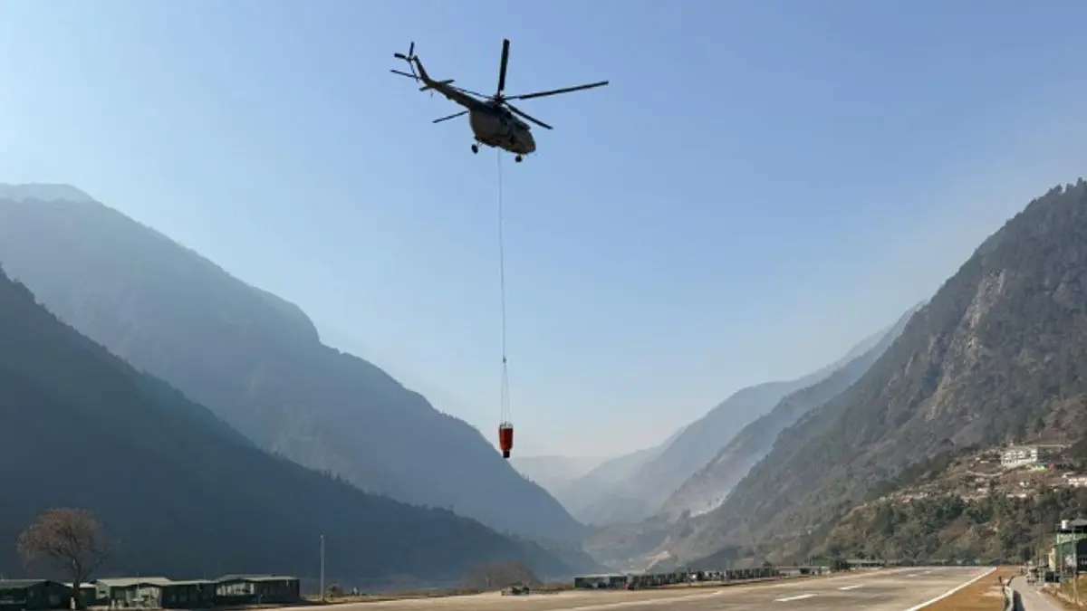IAF Helicopters Drop 1.39 Lakh Litres of Water to Douse AP's Walong Blaze, Continue High-Risk Firefighting in Nagaland's Dzukou Valley IAF Helicopters Drop 1.39 Lakh Litres of Water to Douse AP's Walong Blaze, Continue High-Risk Firefighting in Nagaland's Dzukou Valley